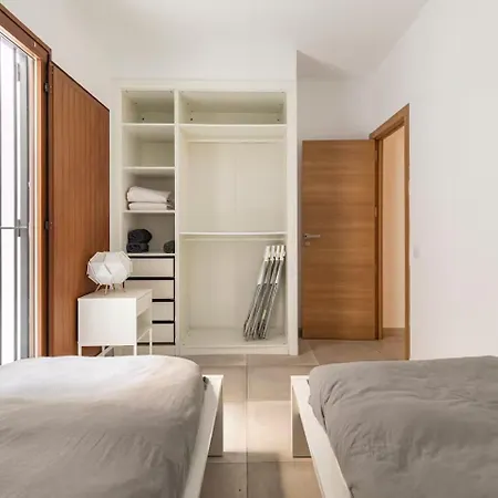 Vivienda Junto A Ruzafa - 12 Pax Y Mas Apartment *