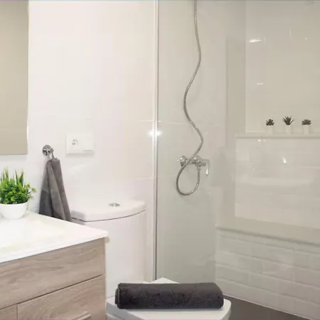 Apartment Vivienda Junto A Ruzafa - 12 Pax Y Mas Valencia